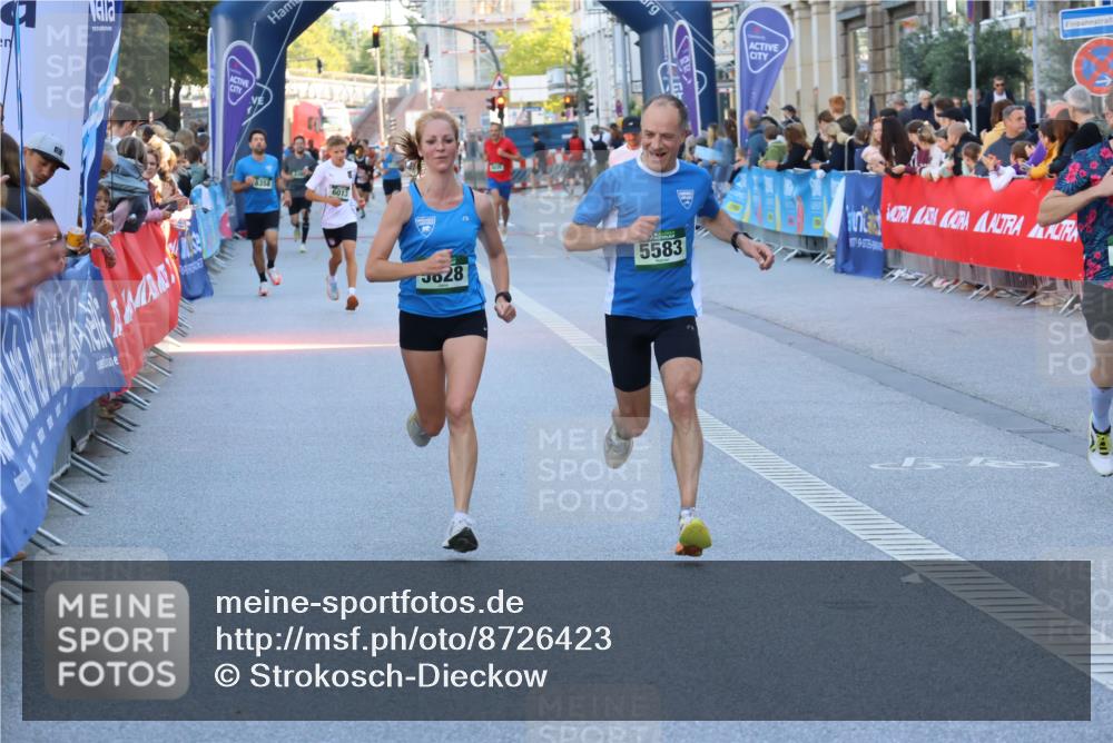 07.09.2025 - BARMER Alsterlauf Strokosch-Dieckow http://msf.ph/oto/8726423 07.09.2025 09:42:01 Ziel 2799, 2871, 3690, 3924, 4652, 5120, 5763 meine-sportfotos.de