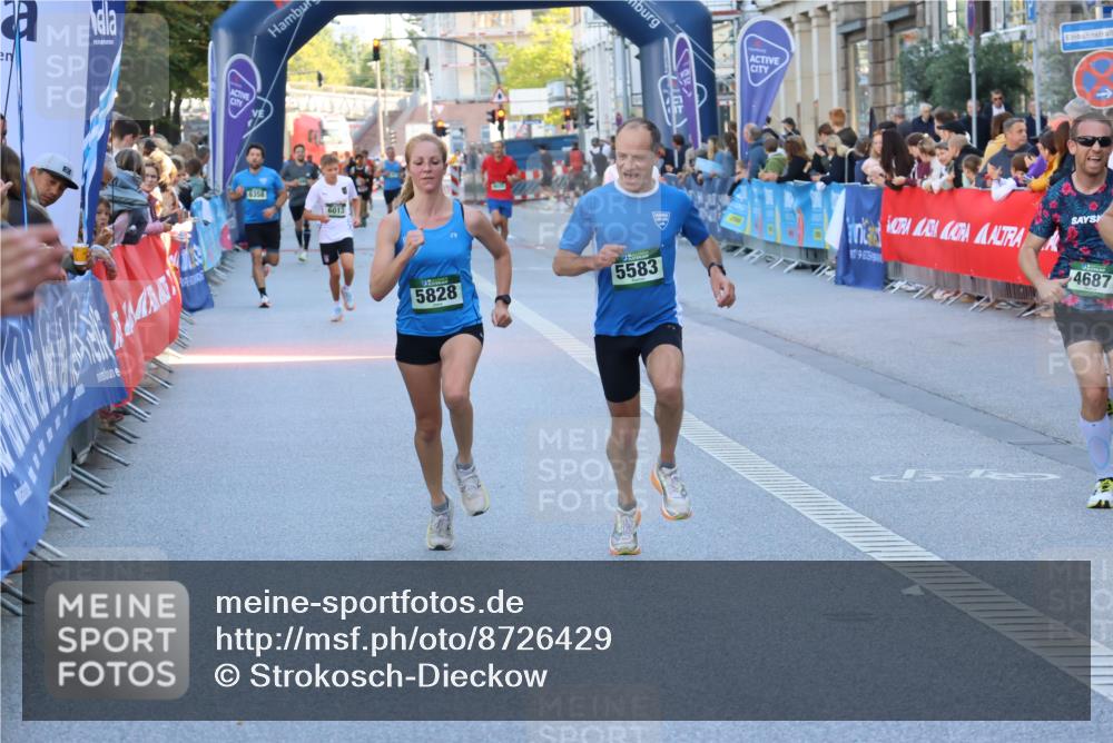 07.09.2025 - BARMER Alsterlauf Strokosch-Dieckow http://msf.ph/oto/8726429 07.09.2025 09:42:01 Ziel 2799, 2871, 3690, 3924, 4652, 5120, 5763 meine-sportfotos.de