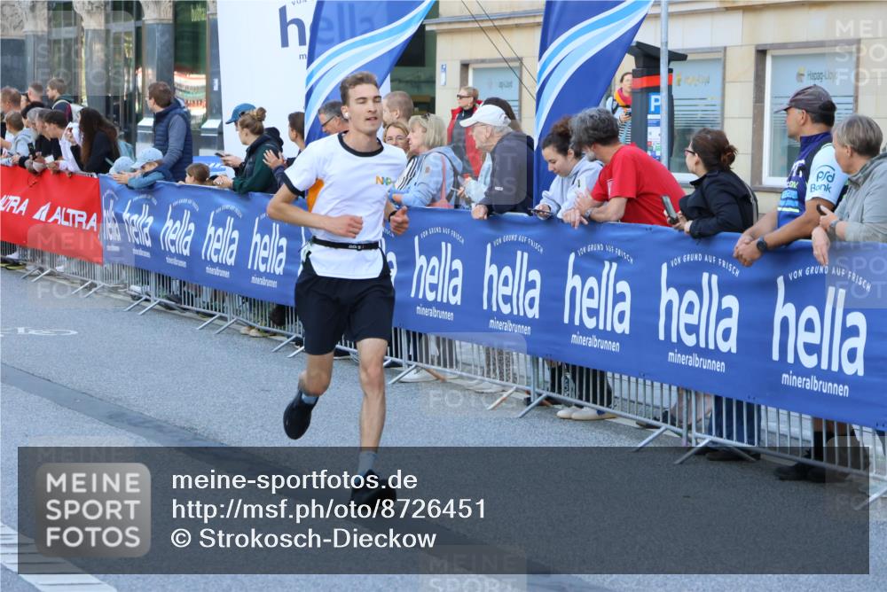 07.09.2025 - BARMER Alsterlauf Strokosch-Dieckow http://msf.ph/oto/8726451 07.09.2025 09:41:52 Ziel 3690, 5120, 5763, 6013, 6066, 8025, 8358, 8389 meine-sportfotos.de