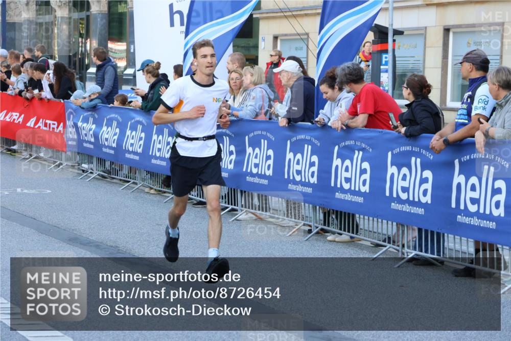 07.09.2025 - BARMER Alsterlauf Strokosch-Dieckow http://msf.ph/oto/8726454 07.09.2025 09:41:52 Ziel 3690, 5120, 5763, 6013, 6066, 8025, 8358, 8389 meine-sportfotos.de