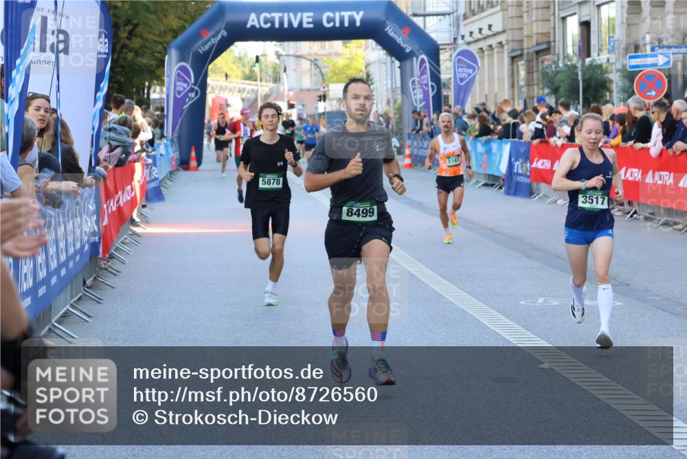 07.09.2025 - BARMER Alsterlauf Strokosch-Dieckow http://msf.ph/oto/8726560 07.09.2025 09:41:25 Ziel 2097, 2106, 2250, 2694, 3163, 3405, 3597, 3906, 4383, 4665, 4745, 5149, 5476, 6139, 6306, 8375 meine-sportfotos.de