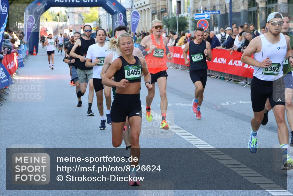 07.09.2025 - BARMER Alsterlauf Strokosch-Dieckow http://msf.ph/oto/8726624 07.09.2025 09:40:58 Ziel 2098, 3097, 3517, 4632, 4692, 5161, 5716, 5878, 8499 meine-sportfotos.de