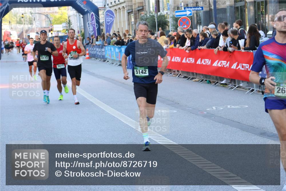 07.09.2025 - BARMER Alsterlauf Strokosch-Dieckow http://msf.ph/oto/8726719 07.09.2025 09:40:28 Ziel 2017, 2583, 2677, 3296, 4005, 4305, 4307, 4498, 5143, 5210, 5392, 5525, 5528, 5635, 6104, 6307, 8232, 8424, 8435, 8455 meine-sportfotos.de
