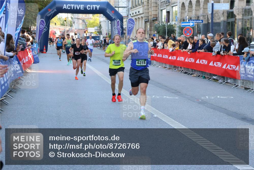 07.09.2025 - BARMER Alsterlauf Strokosch-Dieckow http://msf.ph/oto/8726766 07.09.2025 09:40:14 Ziel 2017, 2358, 2914, 3673, 3979, 4005, 5143, 5243, 5525, 5635, 6040, 8173, 8337 meine-sportfotos.de