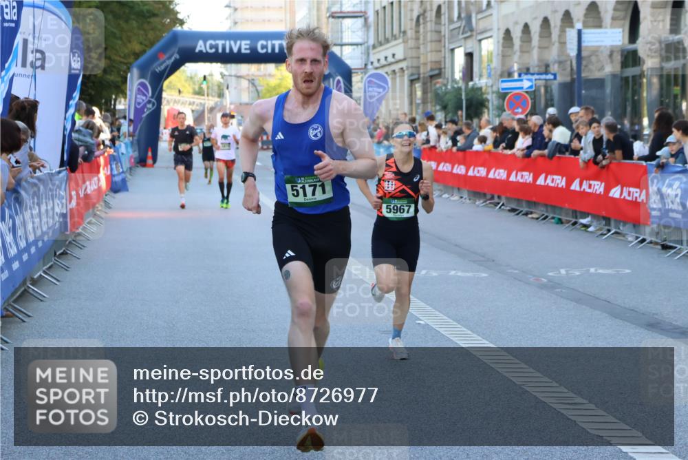 07.09.2025 - BARMER Alsterlauf Strokosch-Dieckow http://msf.ph/oto/8726977 07.09.2025 09:37:22 Ziel 2704, 3118, 4782, 4855, 5976 meine-sportfotos.de