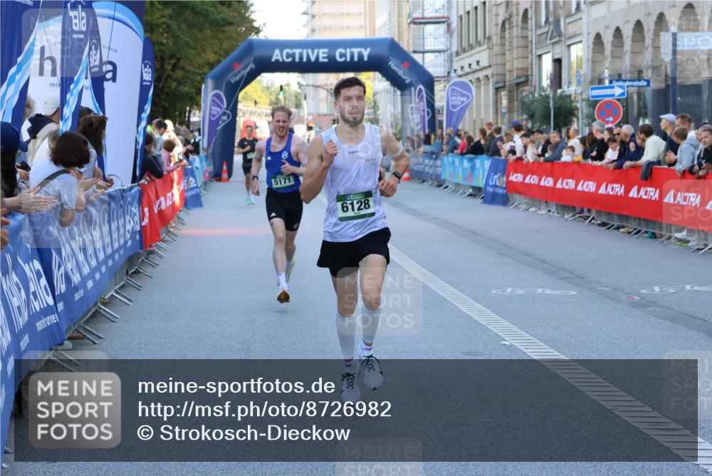 07.09.2025 - BARMER Alsterlauf Strokosch-Dieckow http://msf.ph/oto/8726982 07.09.2025 09:37:19 Ziel 2704, 3118, 4782, 4855, 5976 meine-sportfotos.de