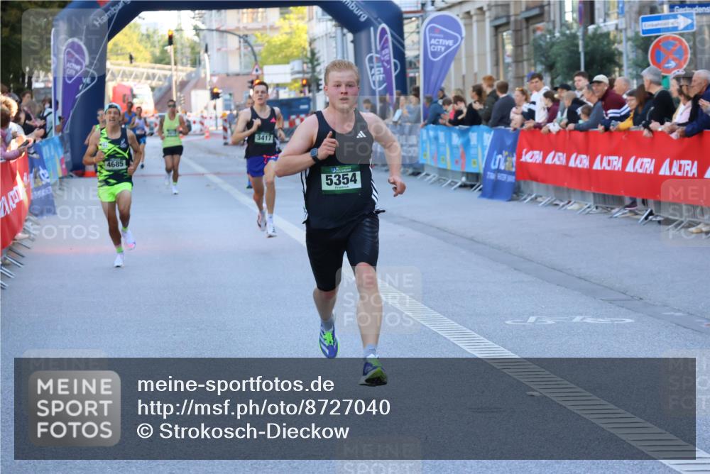 07.09.2025 - BARMER Alsterlauf Strokosch-Dieckow http://msf.ph/oto/8727040 07.09.2025 09:36:08 Ziel 2529, 2779, 5660, 5748, 5924 meine-sportfotos.de