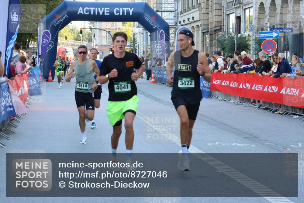 07.09.2025 - BARMER Alsterlauf Strokosch-Dieckow http://msf.ph/oto/8727046 07.09.2025 09:36:02 Ziel 27, 2012, 2529, 2779, 4647, 5660 meine-sportfotos.de
