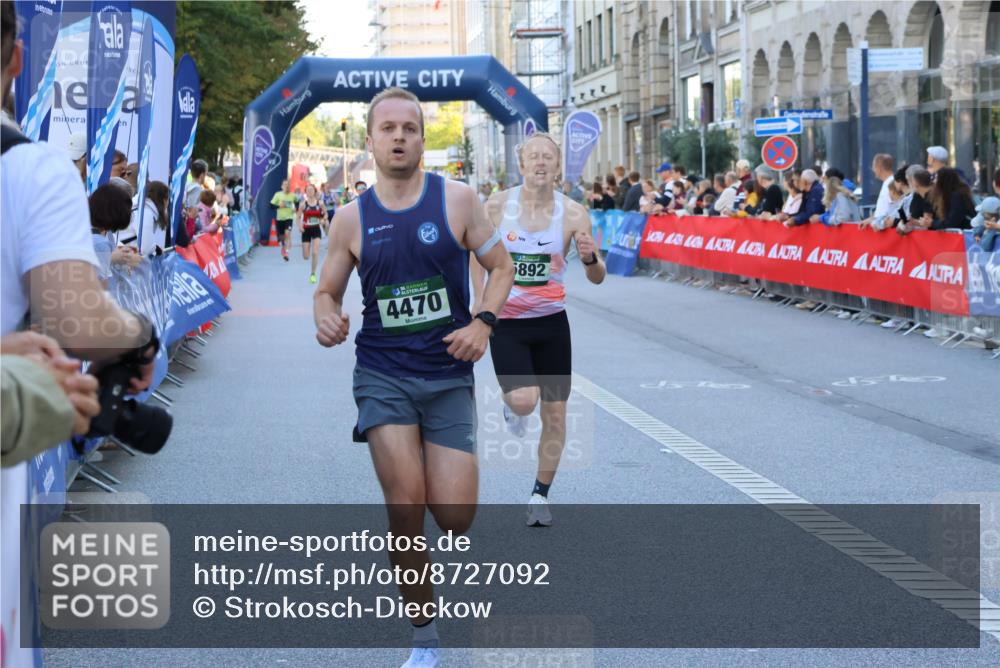 07.09.2025 - BARMER Alsterlauf Strokosch-Dieckow http://msf.ph/oto/8727092 07.09.2025 09:35:11 Ziel 25, 5148, 5203, 5390, 8012 meine-sportfotos.de