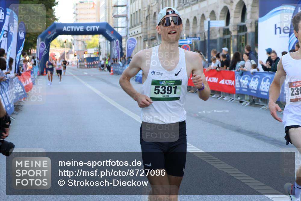 07.09.2025 - BARMER Alsterlauf Strokosch-Dieckow http://msf.ph/oto/8727096 07.09.2025 09:35:03 Ziel 25, 26, 3514, 5390, 8012, 8081, 8204 meine-sportfotos.de