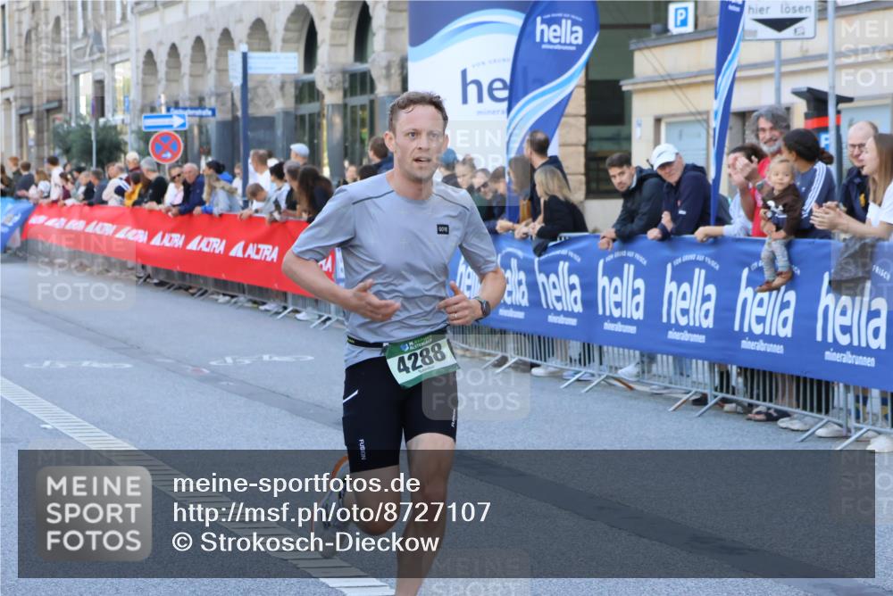 07.09.2025 - BARMER Alsterlauf Strokosch-Dieckow http://msf.ph/oto/8727107 07.09.2025 09:34:50 Ziel 26, 2307, 3514, 4470, 5892, 8081, 8204 meine-sportfotos.de