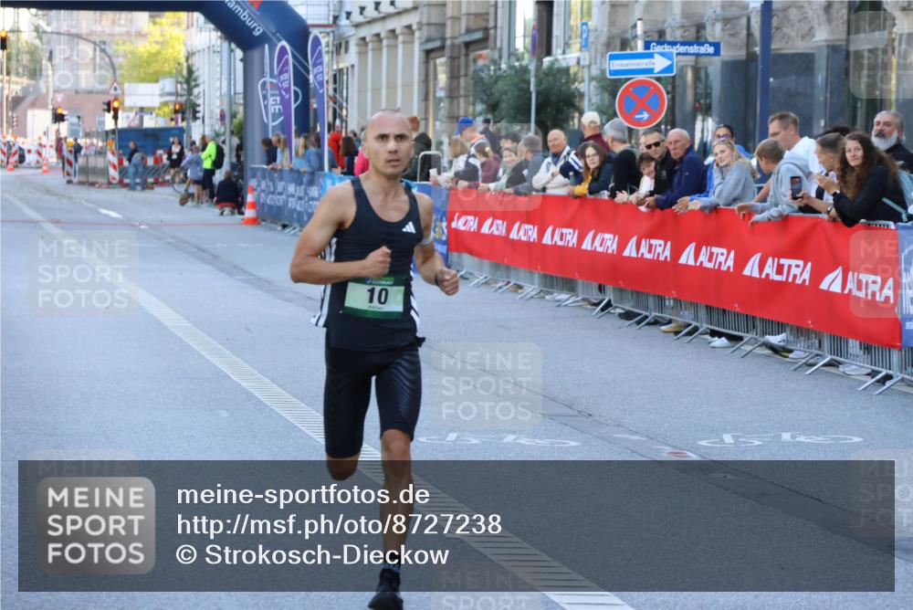 07.09.2025 - BARMER Alsterlauf Strokosch-Dieckow http://msf.ph/oto/8727238 07.09.2025 09:30:46 Ziel 4111 meine-sportfotos.de