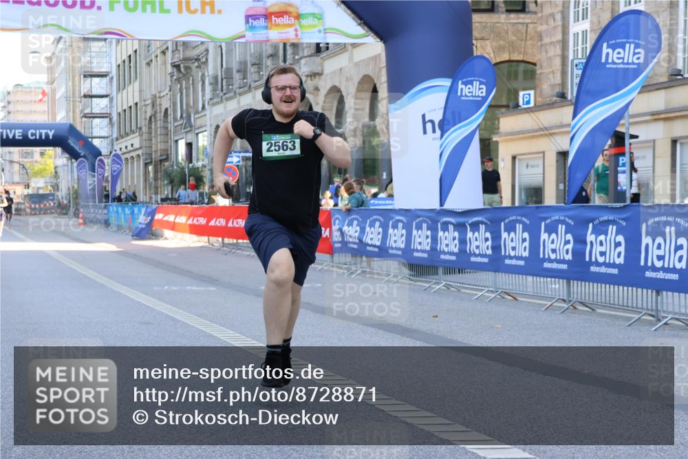 07.09.2025 - BARMER Alsterlauf Strokosch-Dieckow http://msf.ph/oto/8728871 07.09.2025 10:31:23 Ziel 2807, 4921, 4922 meine-sportfotos.de