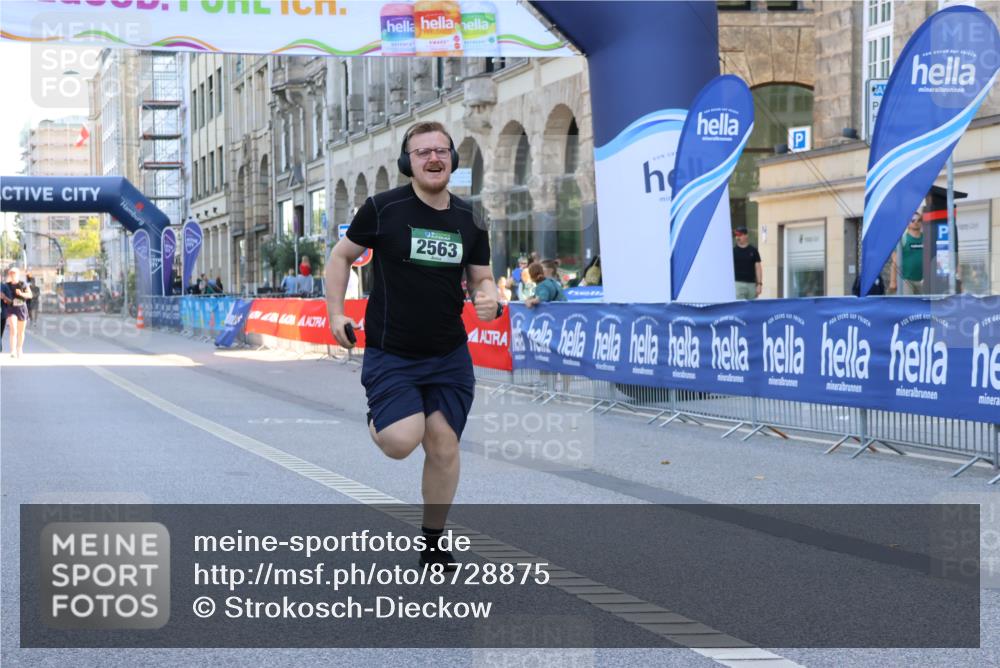 07.09.2025 - BARMER Alsterlauf Strokosch-Dieckow http://msf.ph/oto/8728875 07.09.2025 10:31:23 Ziel 2807, 4921, 4922 meine-sportfotos.de