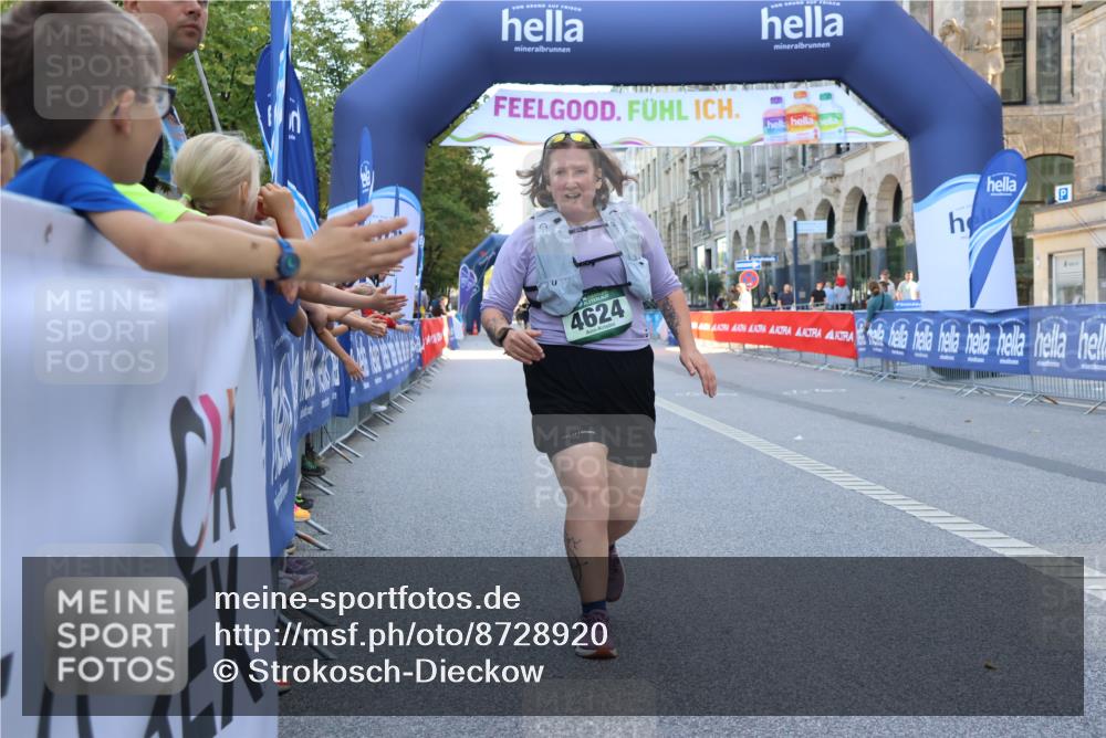 07.09.2025 - BARMER Alsterlauf Strokosch-Dieckow http://msf.ph/oto/8728920 07.09.2025 10:31:06 Ziel 2001, 4388, 5599 meine-sportfotos.de