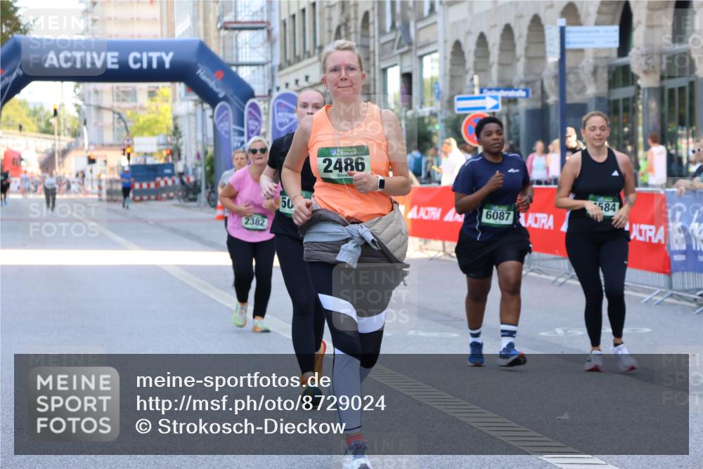 07.09.2025 - BARMER Alsterlauf Strokosch-Dieckow http://msf.ph/oto/8729024 07.09.2025 10:29:43 Ziel 3950, 4126 meine-sportfotos.de