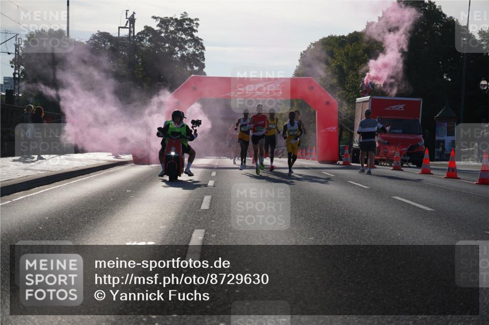 07.09.2025 - BARMER Alsterlauf Yannick Fuchs http://msf.ph/oto/8729630 07.09.2025 08:56:36 Laufen 8354, 2 meine-sportfotos.de