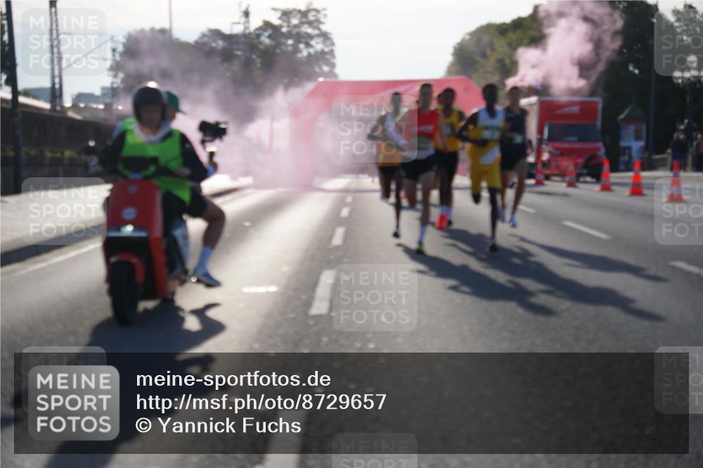 07.09.2025 - BARMER Alsterlauf Yannick Fuchs http://msf.ph/oto/8729657 07.09.2025 08:56:38 Laufen  meine-sportfotos.de