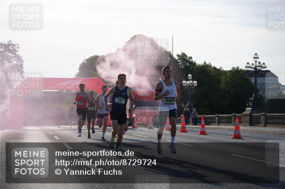 07.09.2025 - BARMER Alsterlauf Yannick Fuchs http://msf.ph/oto/8729724 07.09.2025 08:56:44 Laufen 4118, 10, 15, 4969 meine-sportfotos.de