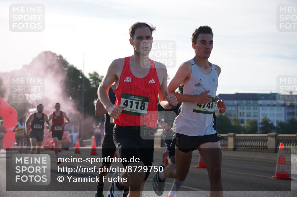 07.09.2025 - BARMER Alsterlauf Yannick Fuchs http://msf.ph/oto/8729750 07.09.2025 08:56:47 Laufen 4374, 36, 4118, 4744 meine-sportfotos.de