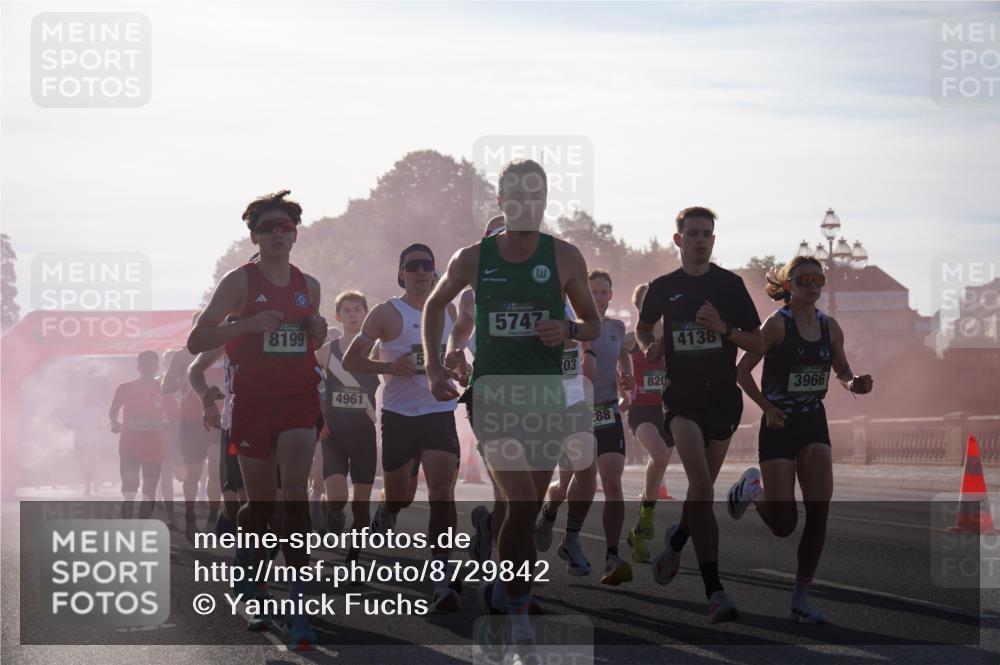 07.09.2025 - BARMER Alsterlauf Yannick Fuchs http://msf.ph/oto/8729842 07.09.2025 08:57:01 Laufen 5641, 8199, 4961, 5747, 03, 288, 820, 4138, 3966 meine-sportfotos.de