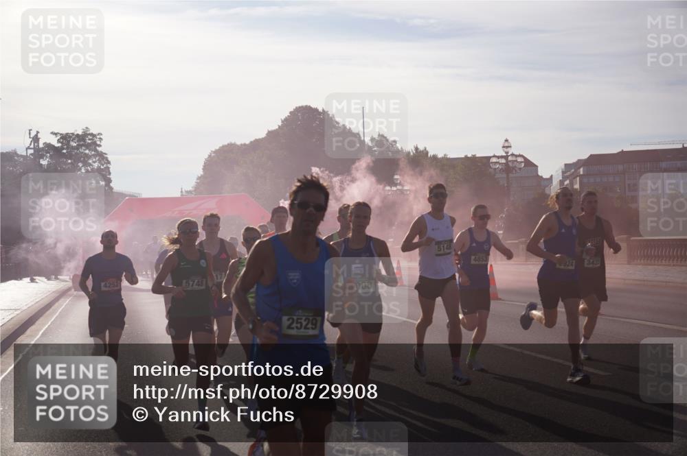 07.09.2025 - BARMER Alsterlauf Yannick Fuchs http://msf.ph/oto/8729908 07.09.2025 08:57:11 Laufen 4252, 17, 5748, 2529, 008, 5148, 4853, 924, 342 meine-sportfotos.de