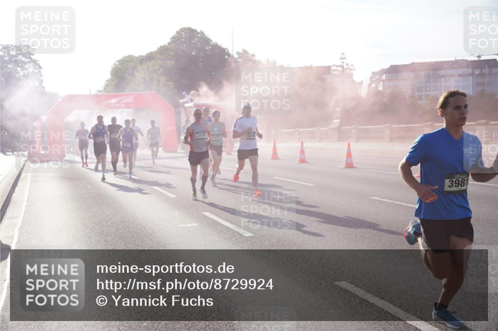 07.09.2025 - BARMER Alsterlauf Yannick Fuchs http://msf.ph/oto/8729924 07.09.2025 08:57:18 Laufen 1974, 3418, 5429, 5546, 3981 meine-sportfotos.de