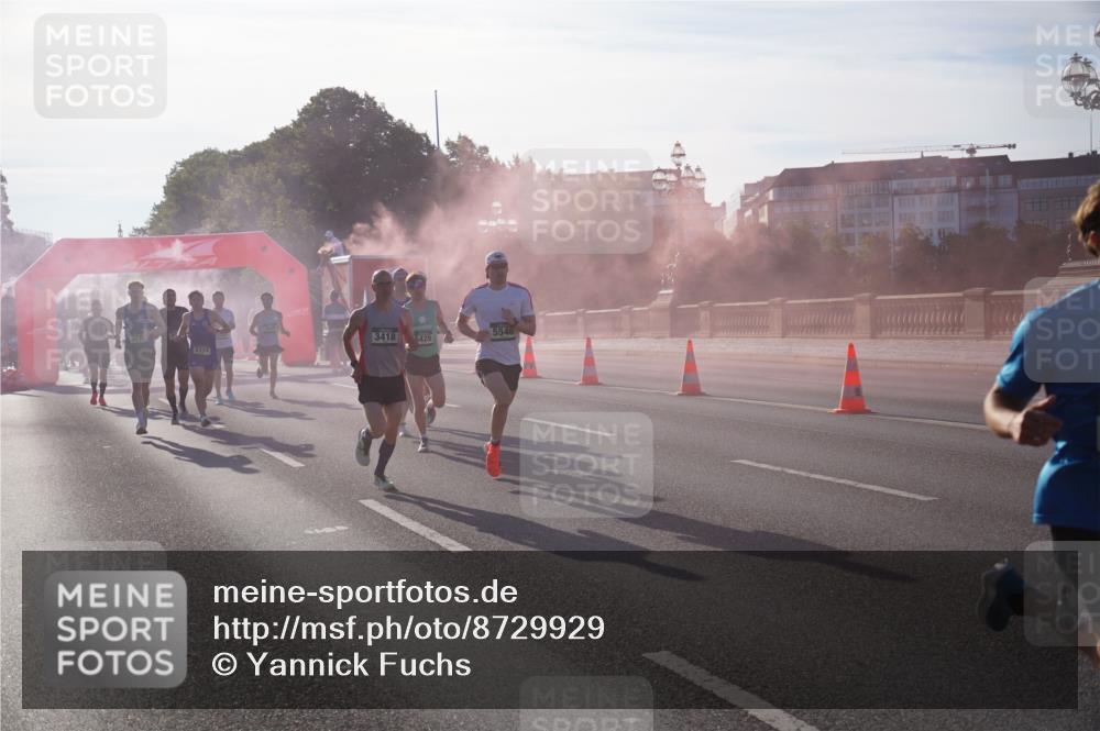 07.09.2025 - BARMER Alsterlauf Yannick Fuchs http://msf.ph/oto/8729929 07.09.2025 08:57:18 Laufen 5546, 517, 3418, 5429, 5374 meine-sportfotos.de