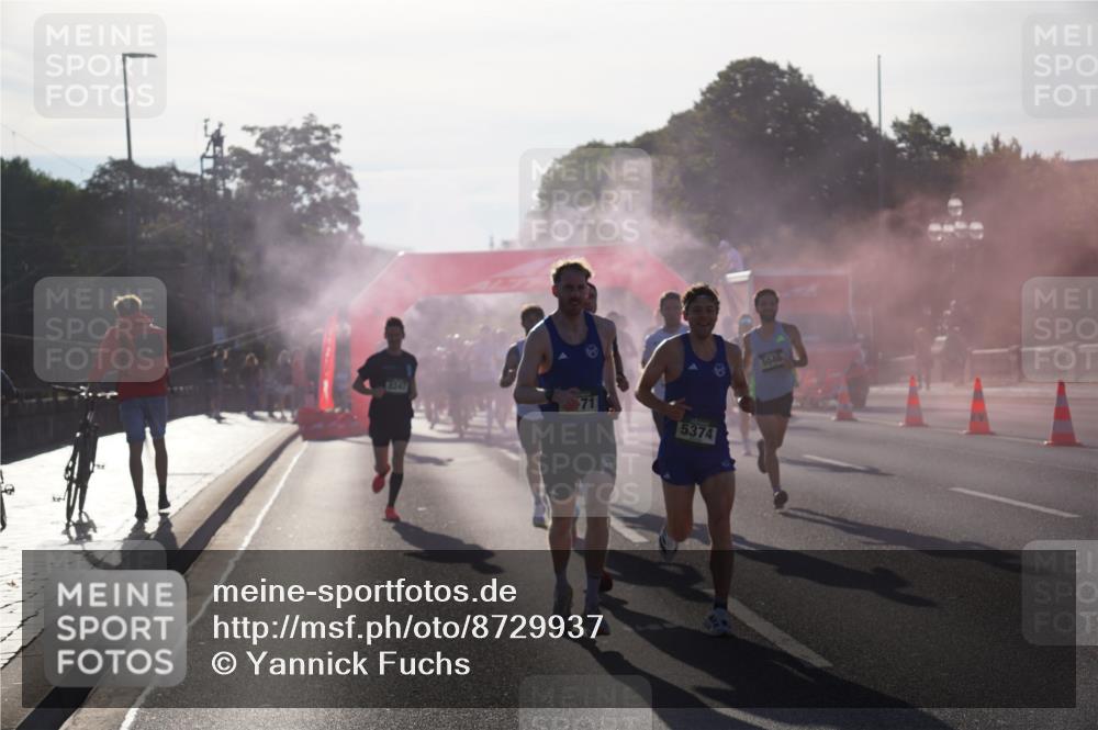 07.09.2025 - BARMER Alsterlauf Yannick Fuchs http://msf.ph/oto/8729937 07.09.2025 08:57:20 Laufen 8247, 71, 5374, 3046 meine-sportfotos.de