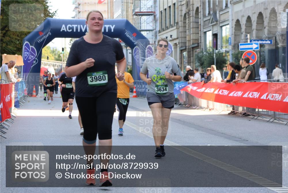 07.09.2025 - BARMER Alsterlauf Strokosch-Dieckow http://msf.ph/oto/8729939 07.09.2025 10:26:24 Ziel 3968, 4008, 4143, 4144, 4320, 5065, 6004, 8300 meine-sportfotos.de