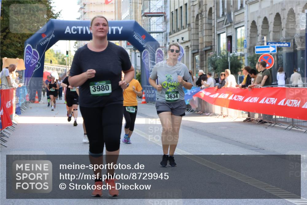 07.09.2025 - BARMER Alsterlauf Strokosch-Dieckow http://msf.ph/oto/8729945 07.09.2025 10:26:24 Ziel 3968, 4008, 4143, 4144, 4320, 5065, 6004, 8300 meine-sportfotos.de