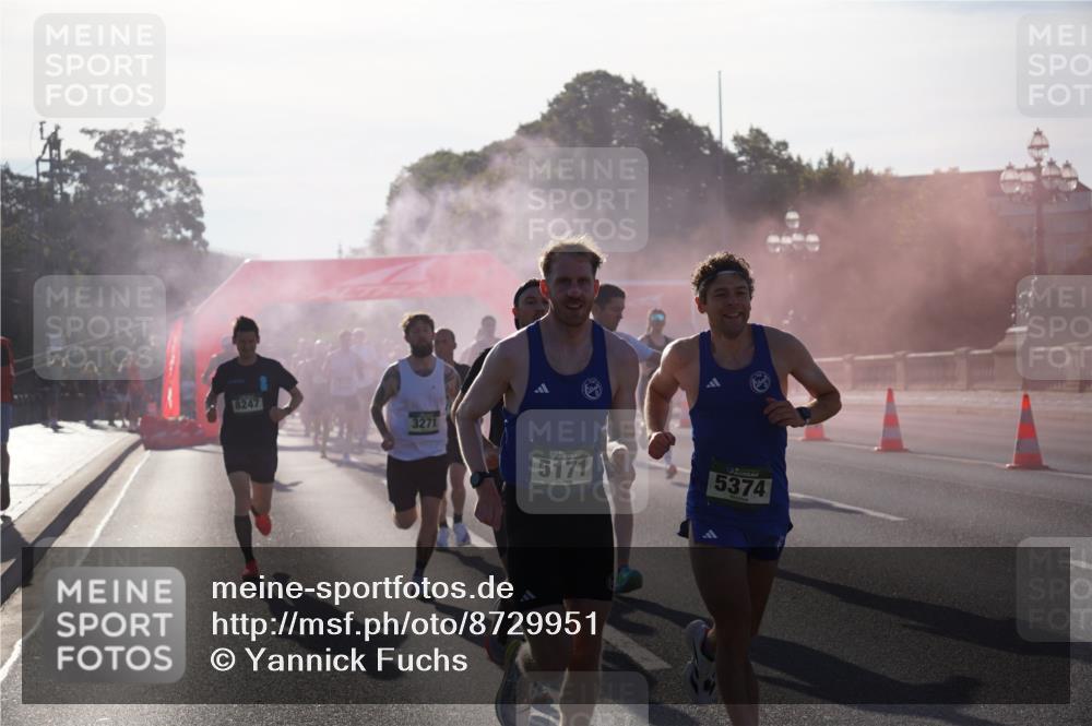07.09.2025 - BARMER Alsterlauf Yannick Fuchs http://msf.ph/oto/8729951 07.09.2025 08:57:21 Laufen 8247, 3271, 5171, 5374 meine-sportfotos.de