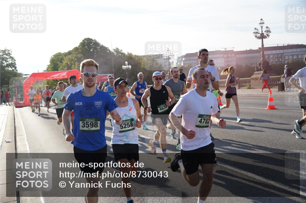 07.09.2025 - BARMER Alsterlauf Yannick Fuchs http://msf.ph/oto/8730043 07.09.2025 08:57:37 Laufen 4446, 5763, 2083, 3598, 5258, 4639, 798, 4782 meine-sportfotos.de