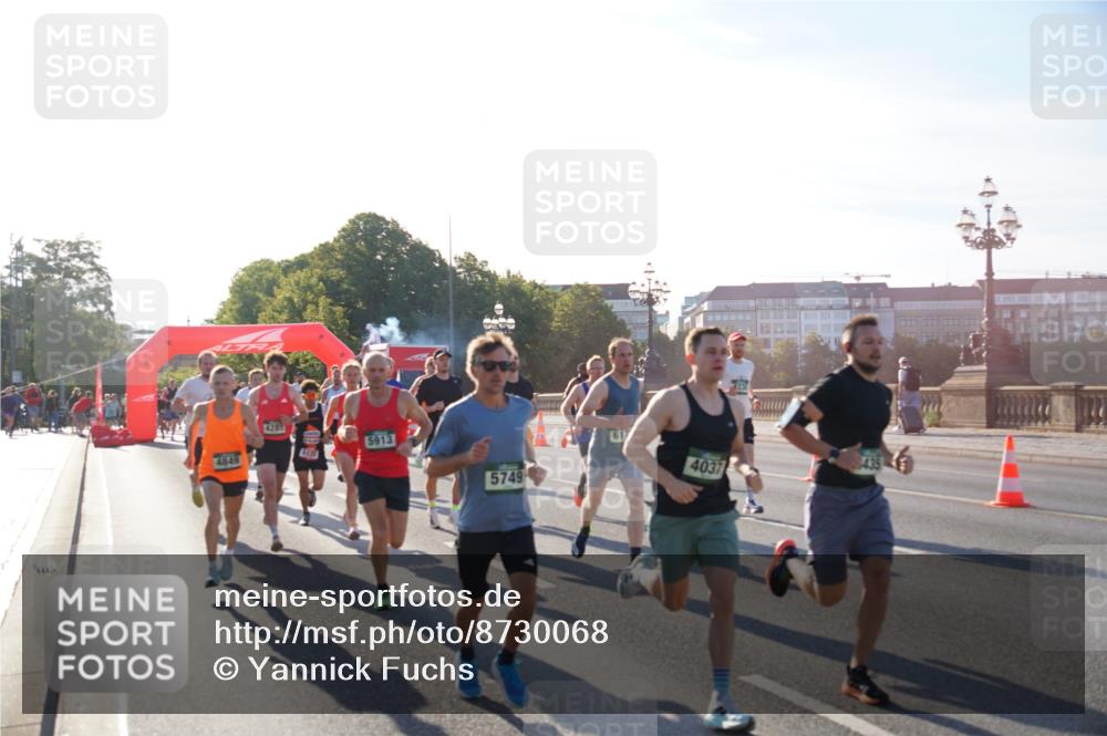 07.09.2025 - BARMER Alsterlauf Yannick Fuchs http://msf.ph/oto/8730068 07.09.2025 08:57:40 Laufen 4849, 4281, 512, 5913, 5749, 617, 435, 4037 meine-sportfotos.de