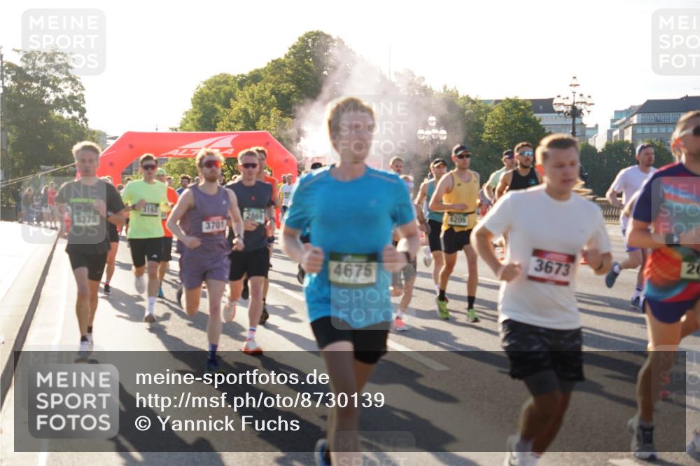 07.09.2025 - BARMER Alsterlauf Yannick Fuchs http://msf.ph/oto/8730139 07.09.2025 08:57:51 Laufen 8375, 3163, 3701, 4676, 6209, 26, 3673 meine-sportfotos.de