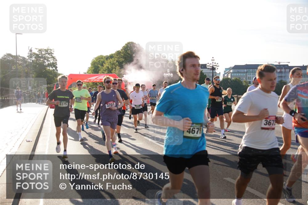 07.09.2025 - BARMER Alsterlauf Yannick Fuchs http://msf.ph/oto/8730145 07.09.2025 08:57:52 Laufen 8375, 3163, 3701, 3890, 4645, 4671, 790, 6308, 367 meine-sportfotos.de