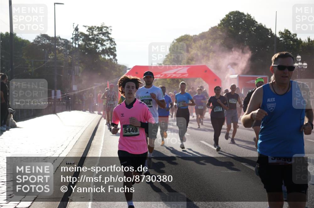07.09.2025 - BARMER Alsterlauf Yannick Fuchs http://msf.ph/oto/8730380 07.09.2025 08:58:33 Laufen 5449, 66, 478, 5977, 2258, 9830 meine-sportfotos.de