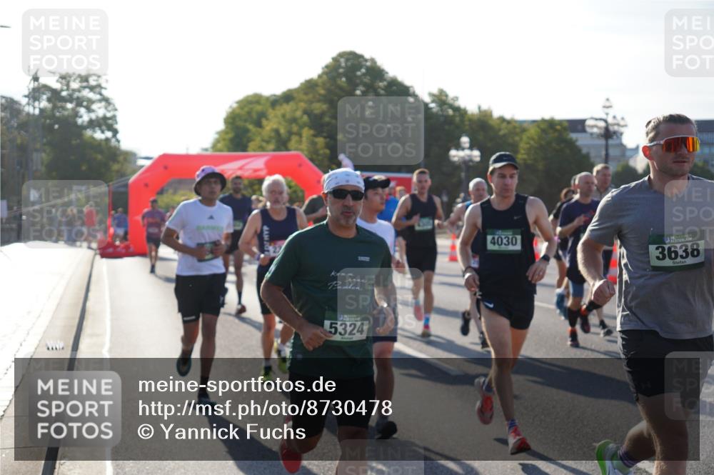 07.09.2025 - BARMER Alsterlauf Yannick Fuchs http://msf.ph/oto/8730478 07.09.2025 08:58:51 Laufen 5324, 4030, 3638 meine-sportfotos.de