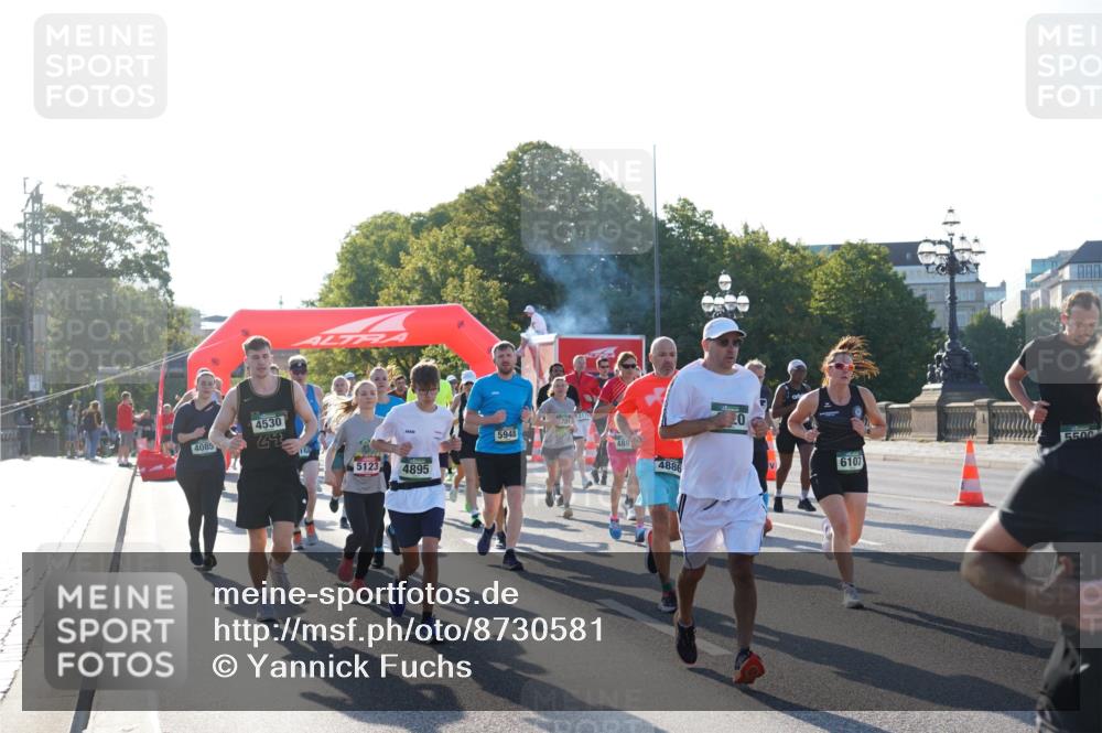 07.09.2025 - BARMER Alsterlauf Yannick Fuchs http://msf.ph/oto/8730581 07.09.2025 08:59:12 Laufen 44444, 4085, 4530, 5123, 4895, 5948, 4886, 0, 5500, 6107 meine-sportfotos.de