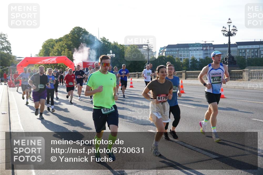 07.09.2025 - BARMER Alsterlauf Yannick Fuchs http://msf.ph/oto/8730631 07.09.2025 08:59:19 Laufen 4599, 5883, 6229, 4925, 5853, 6175, 65, 8440 meine-sportfotos.de