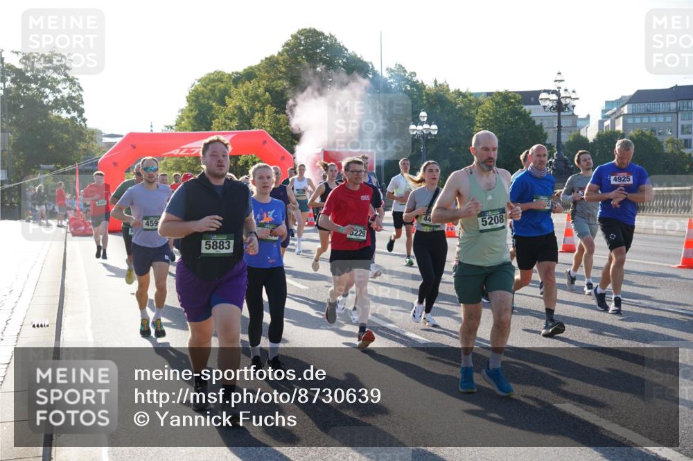 07.09.2025 - BARMER Alsterlauf Yannick Fuchs http://msf.ph/oto/8730639 07.09.2025 08:59:21 Laufen 44444, 459, 5229, 5883, 44, 5208, 4925 meine-sportfotos.de