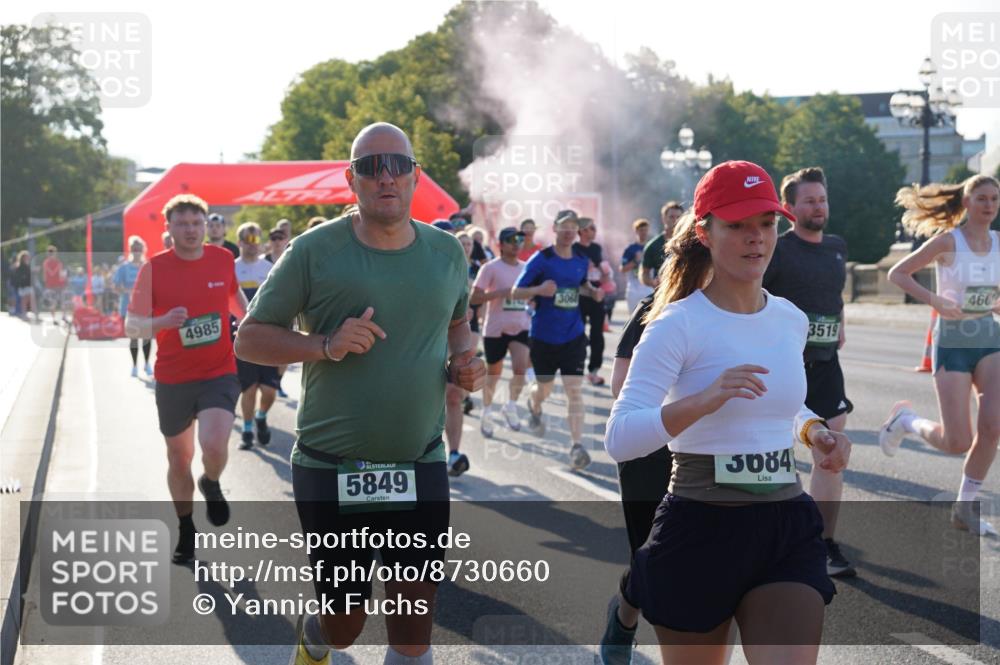 07.09.2025 - BARMER Alsterlauf Yannick Fuchs http://msf.ph/oto/8730660 07.09.2025 08:59:24 Laufen 4985, 5849, 306, 3519, 460, 3084 meine-sportfotos.de