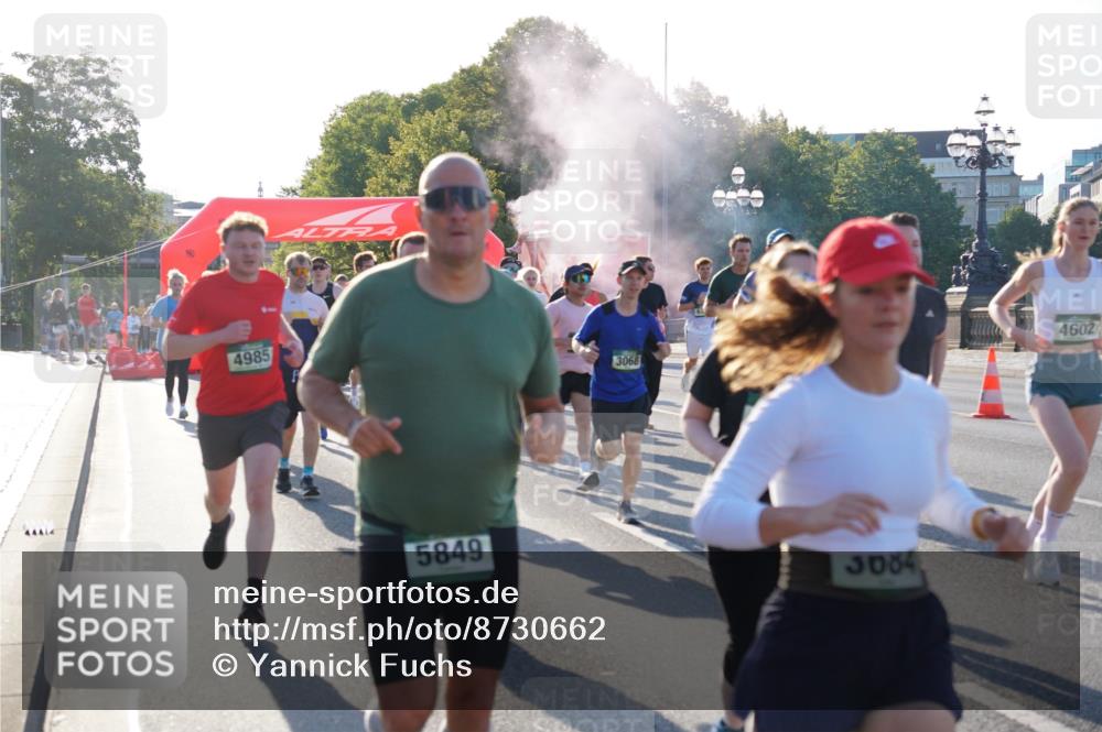07.09.2025 - BARMER Alsterlauf Yannick Fuchs http://msf.ph/oto/8730662 07.09.2025 08:59:24 Laufen 4985, 5849, 3068, 3084, 4602 meine-sportfotos.de