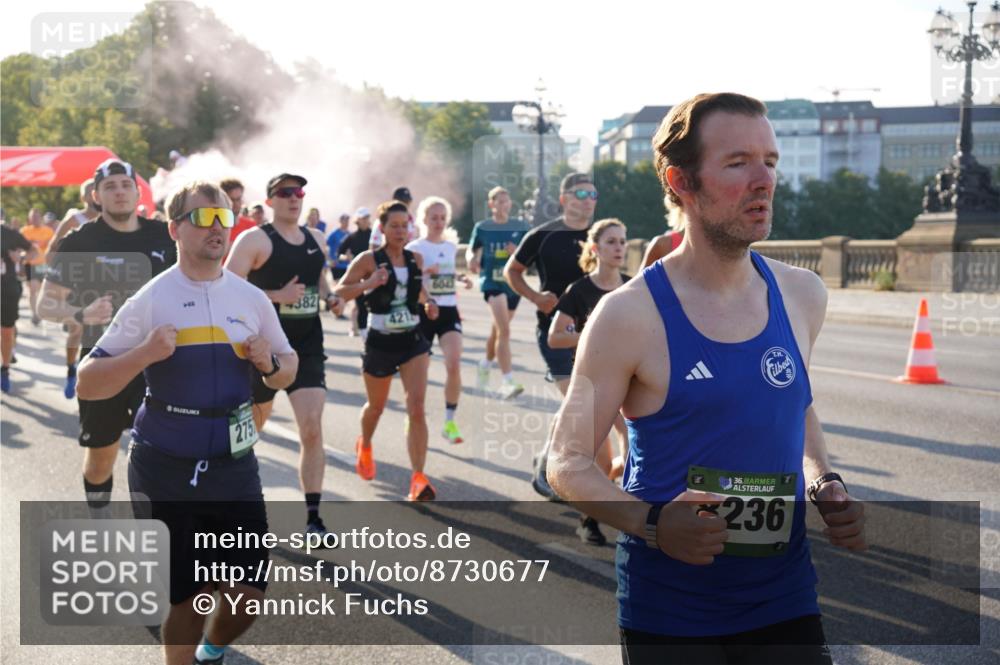 07.09.2025 - BARMER Alsterlauf Yannick Fuchs http://msf.ph/oto/8730677 07.09.2025 08:59:28 Laufen 275, 382, 421, 36, 3, 236 meine-sportfotos.de