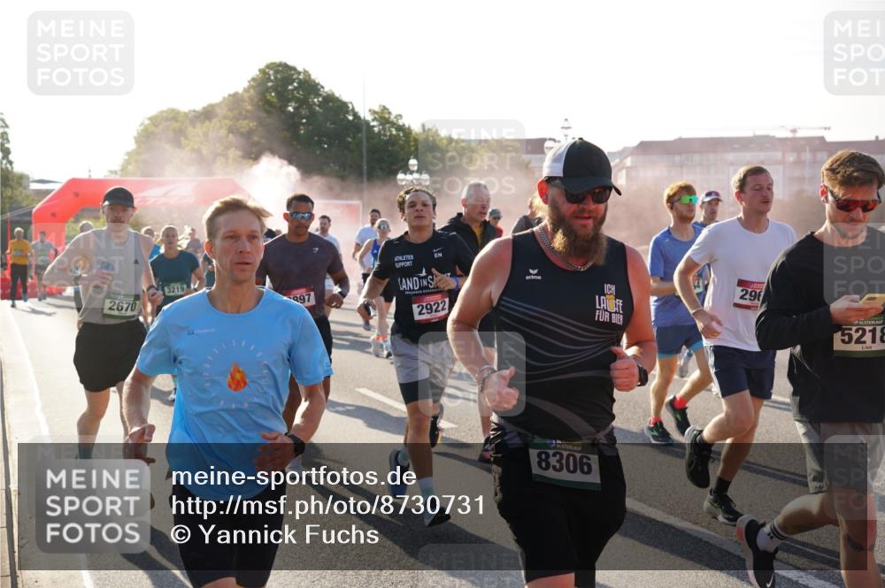 07.09.2025 - BARMER Alsterlauf Yannick Fuchs http://msf.ph/oto/8730731 07.09.2025 08:59:37 Laufen 2670, 3219, 997, 2922, 296, 5218, 8306 meine-sportfotos.de