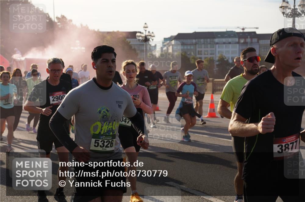 07.09.2025 - BARMER Alsterlauf Yannick Fuchs http://msf.ph/oto/8730779 07.09.2025 08:59:46 Laufen 3810, 2900, 36, 6, 36, 5326, 047, 8050, 3909, 36, 3877 meine-sportfotos.de