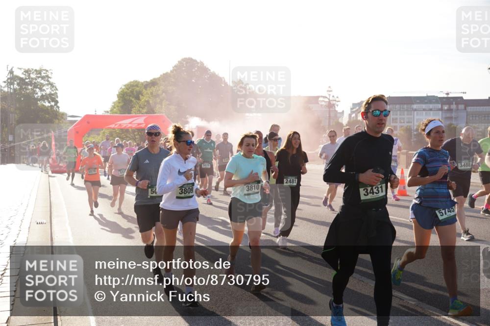 07.09.2025 - BARMER Alsterlauf Yannick Fuchs http://msf.ph/oto/8730795 07.09.2025 08:59:48 Laufen 44444, 5078, 50, 3809, 5028, 3810, 2481, 3431, 12, 3488, 5745 meine-sportfotos.de