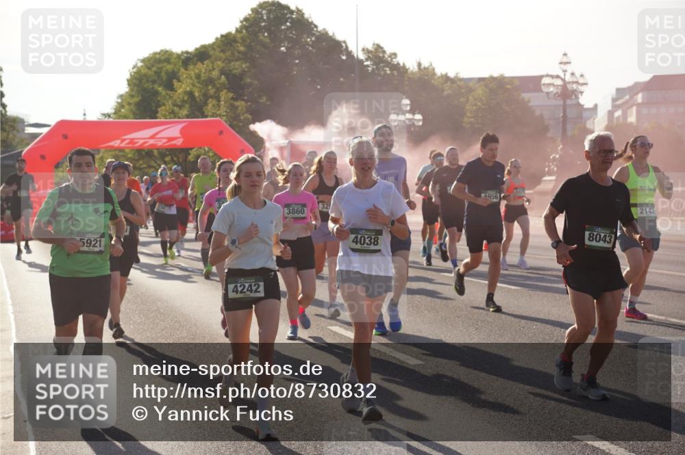 07.09.2025 - BARMER Alsterlauf Yannick Fuchs http://msf.ph/oto/8730832 07.09.2025 08:59:54 Laufen 5921, 4242, 3860, 325, 4038, 4956, 8043, 2147 meine-sportfotos.de