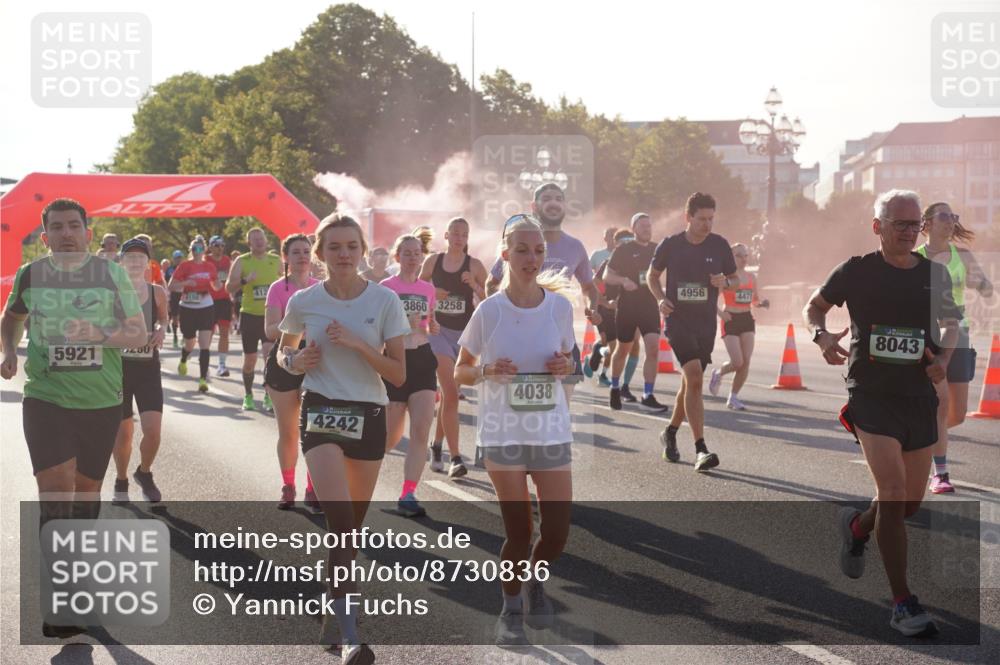 07.09.2025 - BARMER Alsterlauf Yannick Fuchs http://msf.ph/oto/8730836 07.09.2025 08:59:54 Laufen 5921, 150, 412, 3860, 3258, 4242, 4038, 4956, 4471, 8043 meine-sportfotos.de