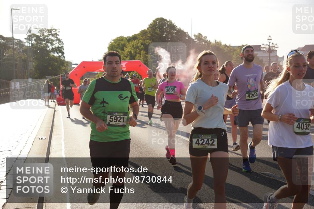 07.09.2025 - BARMER Alsterlauf Yannick Fuchs http://msf.ph/oto/8730844 07.09.2025 08:59:55 Laufen 5921, 4121, 3859, 4242, 4204, 4038 meine-sportfotos.de